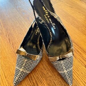 Black & White Houndstooth Pointed Toe Slingback Heels with Gold Bow